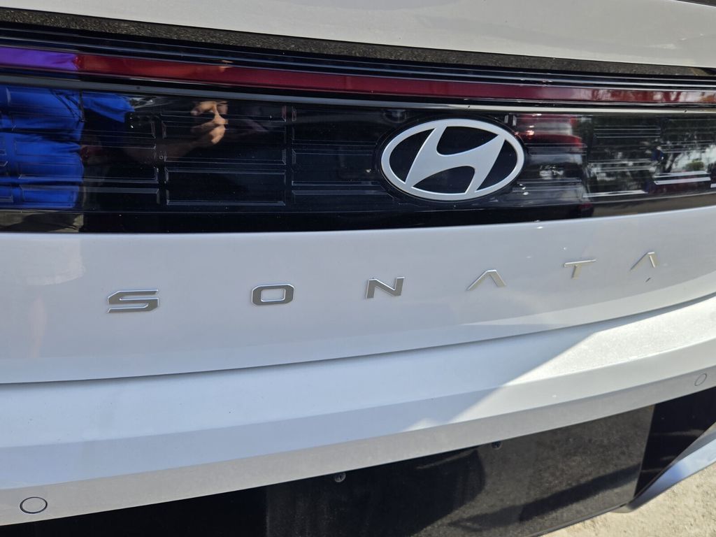 2025 Hyundai Sonata Hybrid Limited - Photo 8