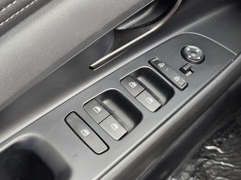 2025 Hyundai Elantra Blue - Photo 26