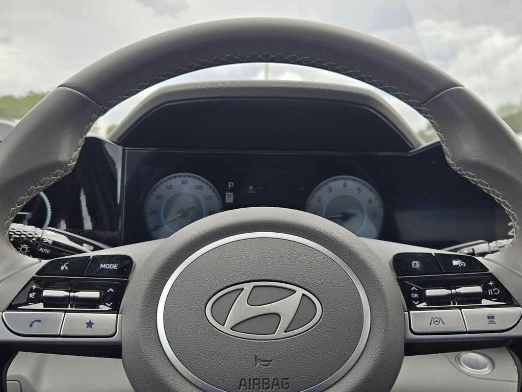 2025 Hyundai Elantra SEL - Photo 22