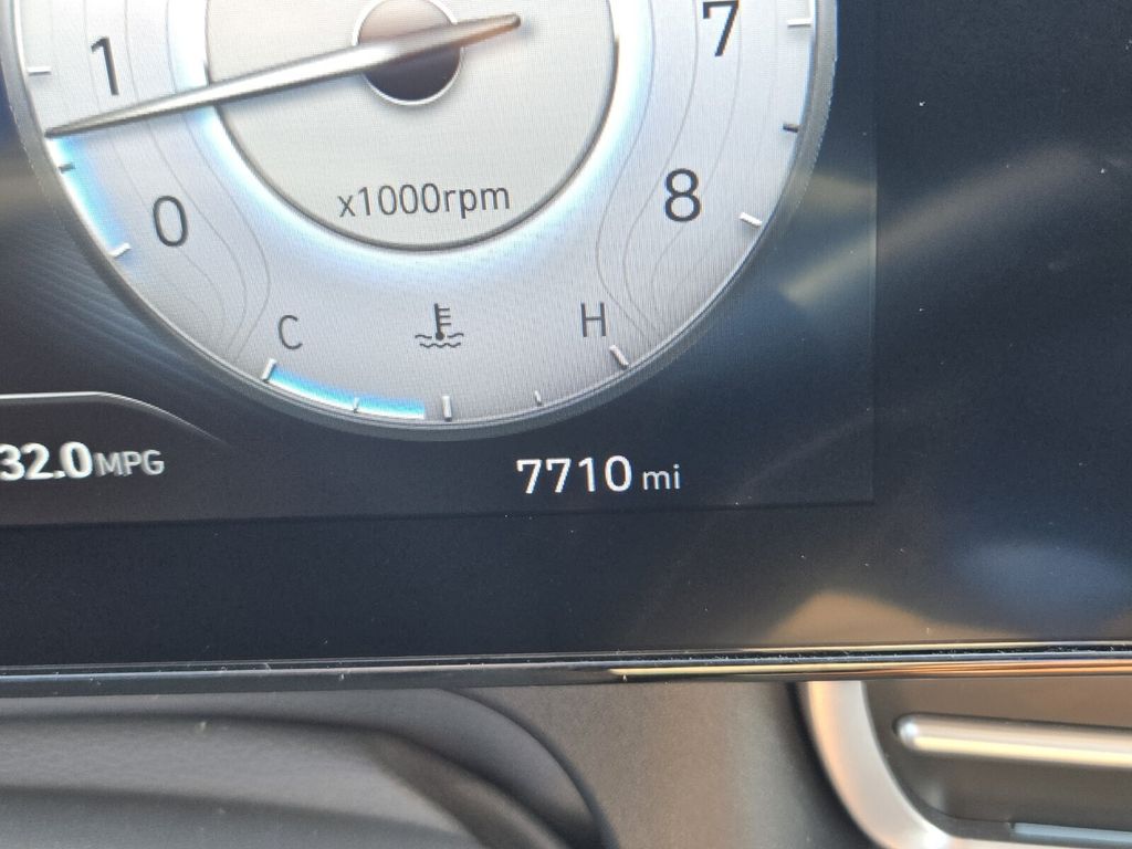 2025 Hyundai Elantra SEL - Photo 27