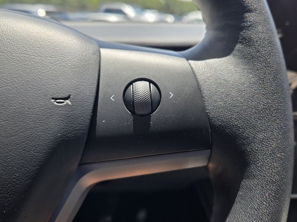 2022 Tesla Model Y Long Range - Photo 22