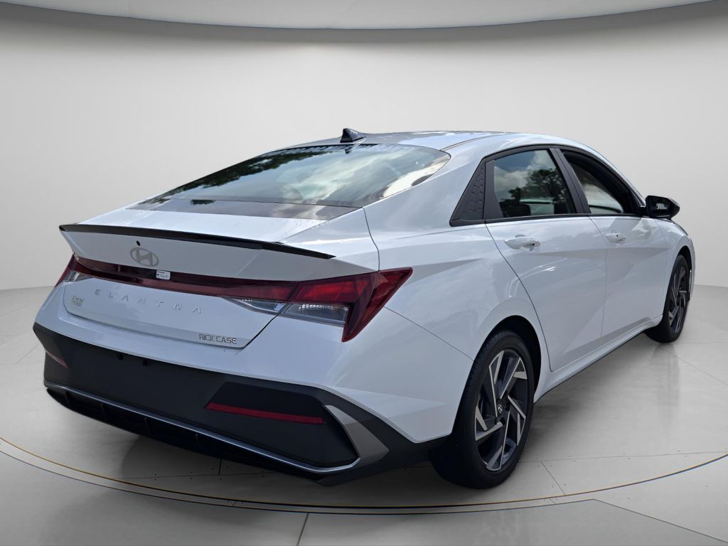 2025 Hyundai Elantra SEL - Photo 8