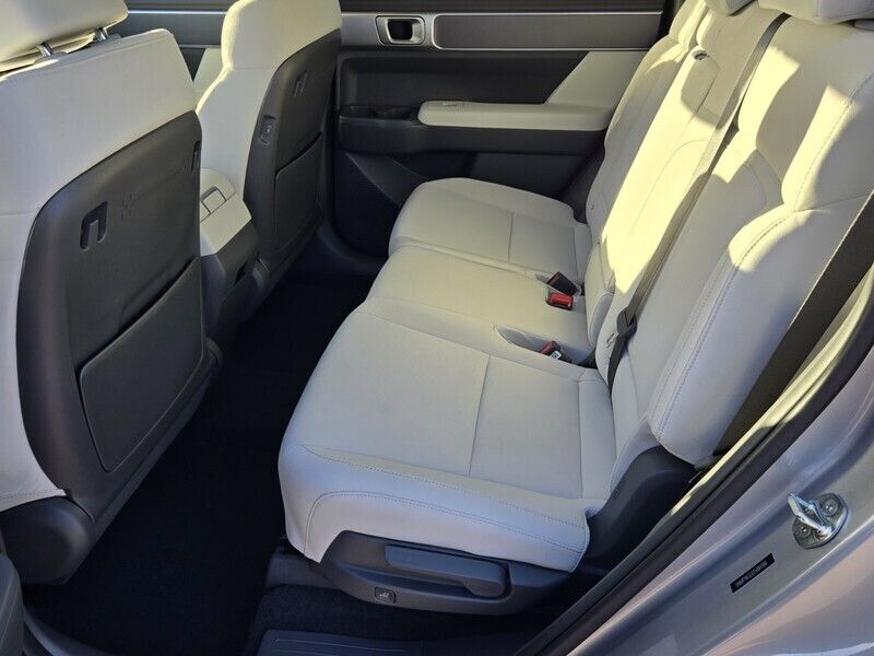 2026 Hyundai Santa Fe SE - Photo 6