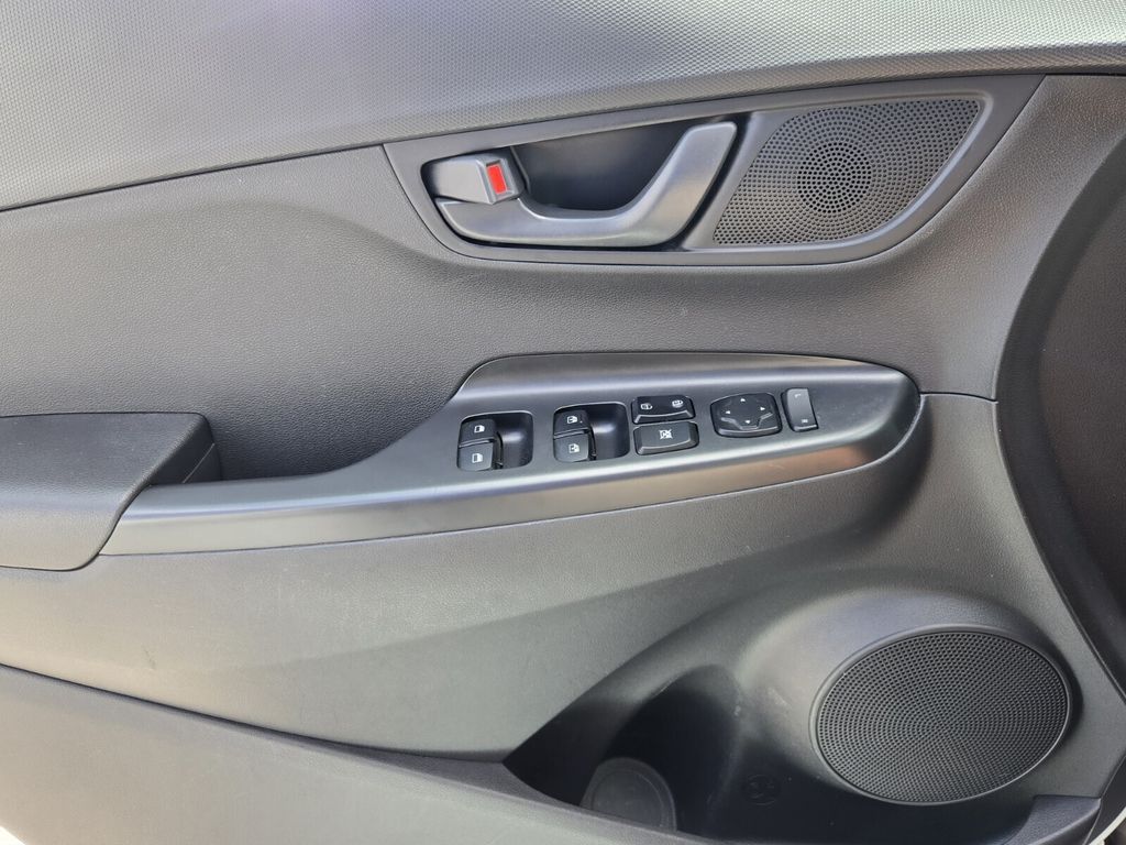 2023 Hyundai Kona SEL - Photo 27