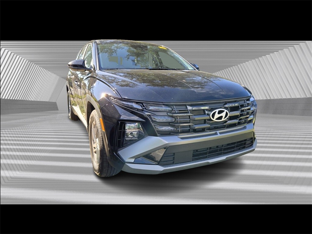 2026 Hyundai Tucson SE photo 3