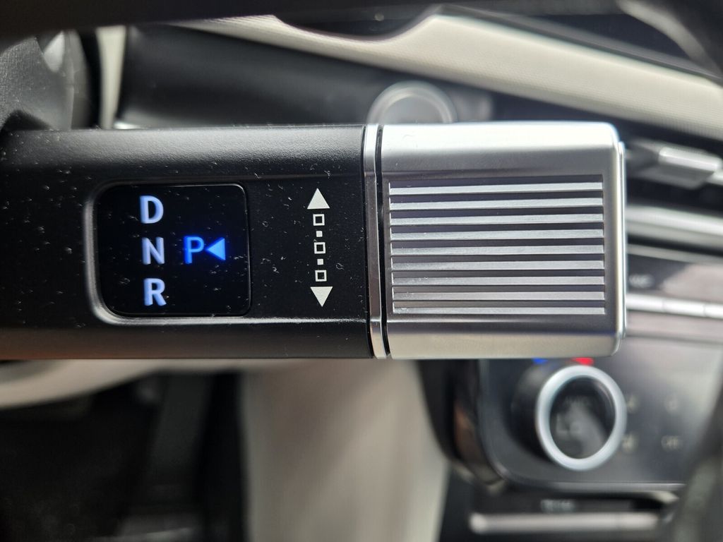 2025 Hyundai Tucson Limited - Photo 18
