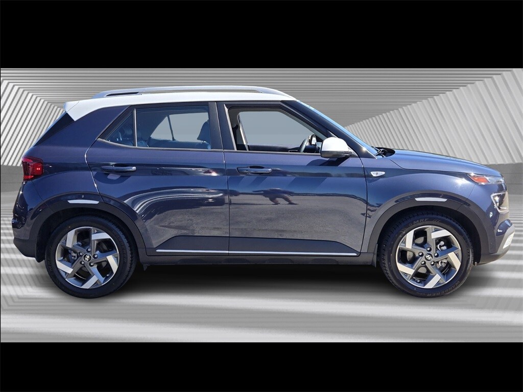 Used 2022 Hyundai Venue Limited SUV