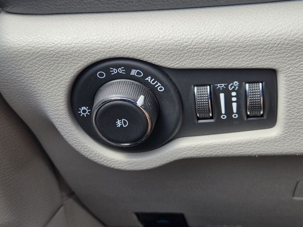 2024 Chrysler Pacifica Limited - Photo 29