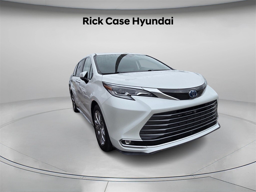 Used 2023 Toyota Sienna Platinum 7 Passenger Van Passenger Van