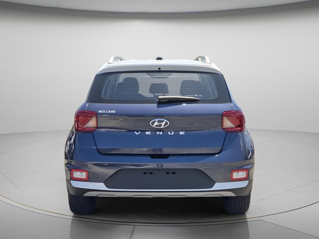 2024 Hyundai Venue Limited - Photo 6