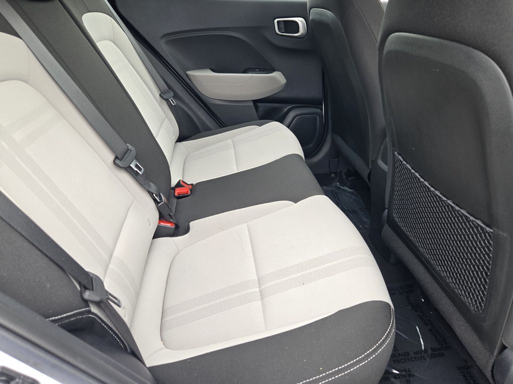 2023 Hyundai Venue SEL - Photo 15