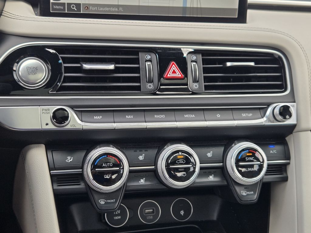 2023 GENESIS G70 Standard - Photo 21
