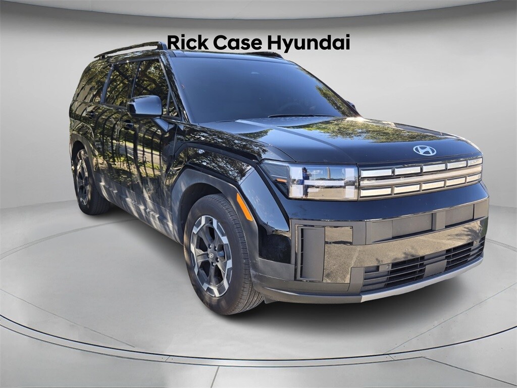 2025 Hyundai Santa Fe SEL photo 2