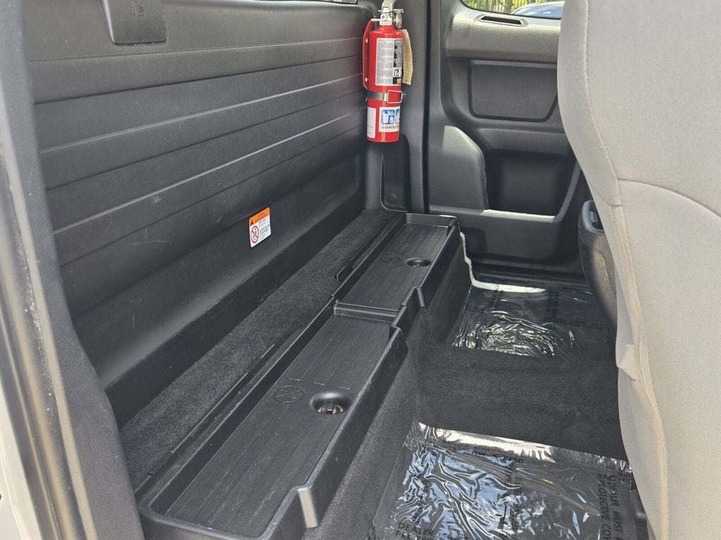 2019 Toyota Tacoma SR - Photo 16