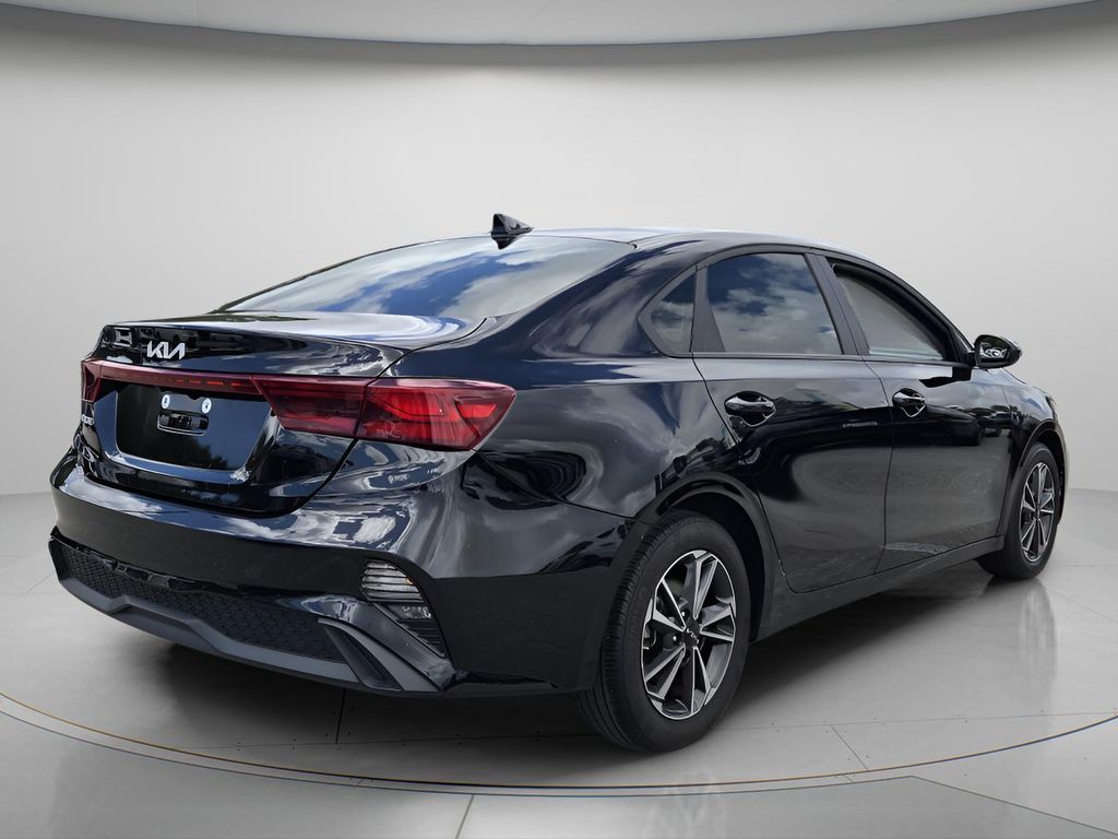 2024 Kia Forte LXS - Photo 8