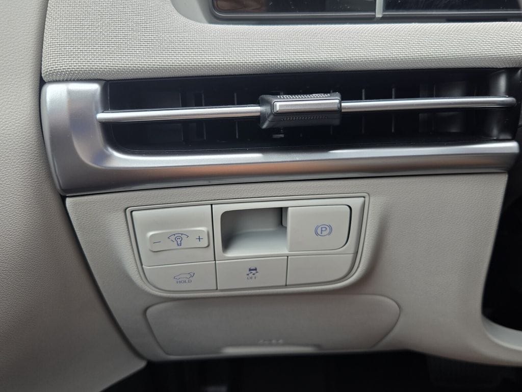 2025 Hyundai Tucson Limited - Photo 28