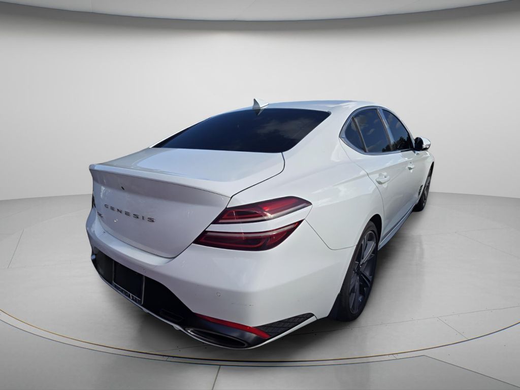 2024 GENESIS G70 Standard - Photo 5