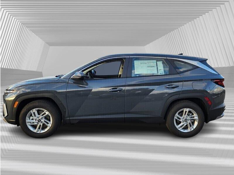 2026 Hyundai Tucson SE photo 2