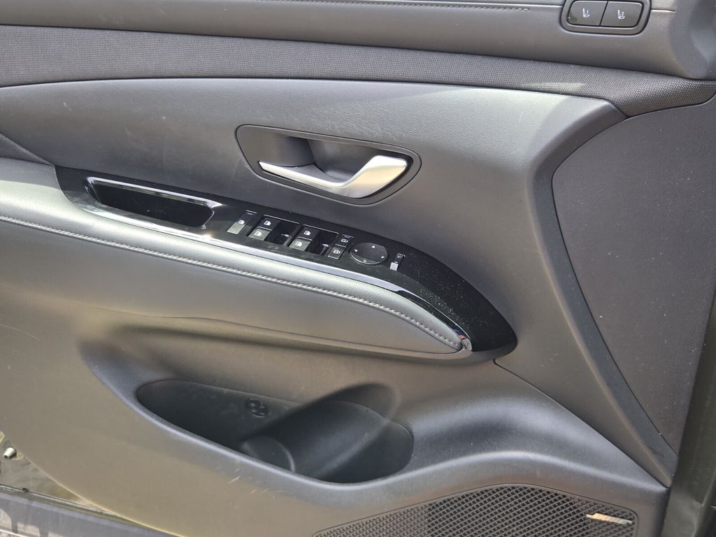 2025 Hyundai Tucson Limited - Photo 11
