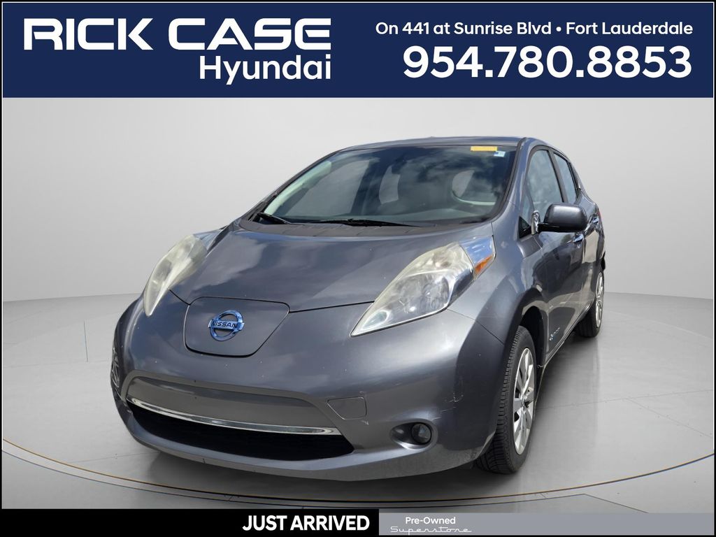 2015 Nissan Leaf S's photo