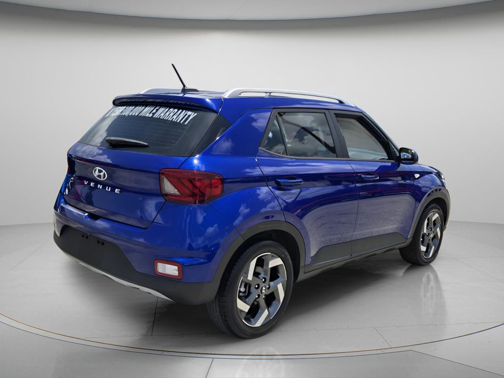 2023 Hyundai Venue Limited - Photo 7