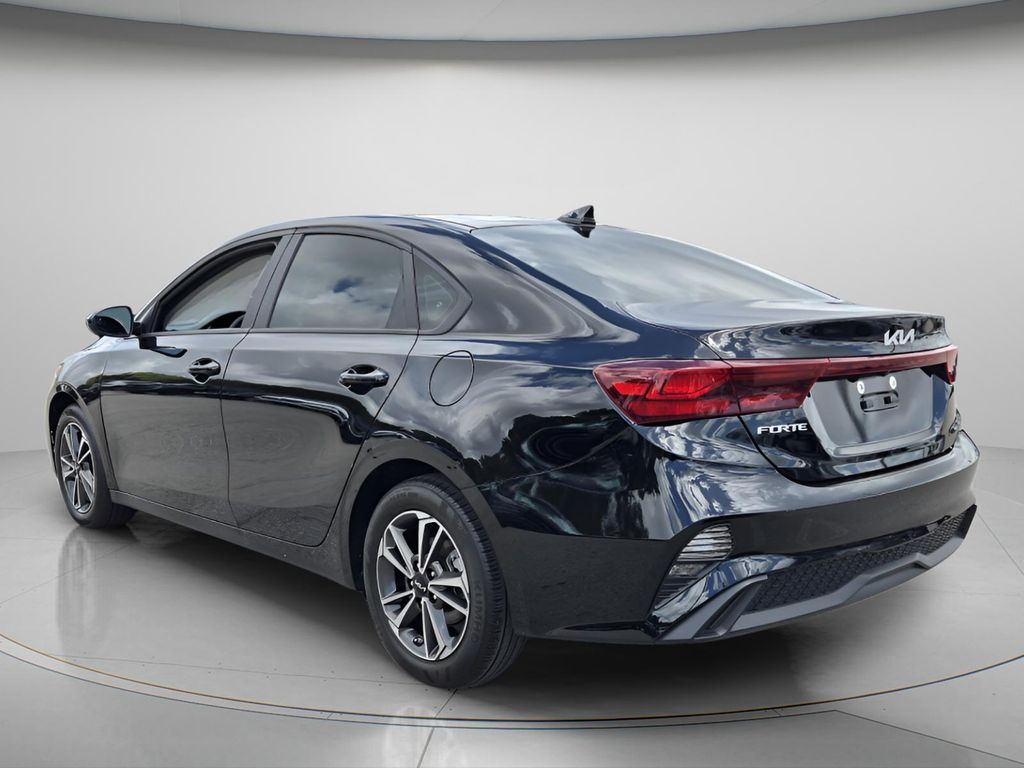 2024 Kia Forte LXS - Photo 7