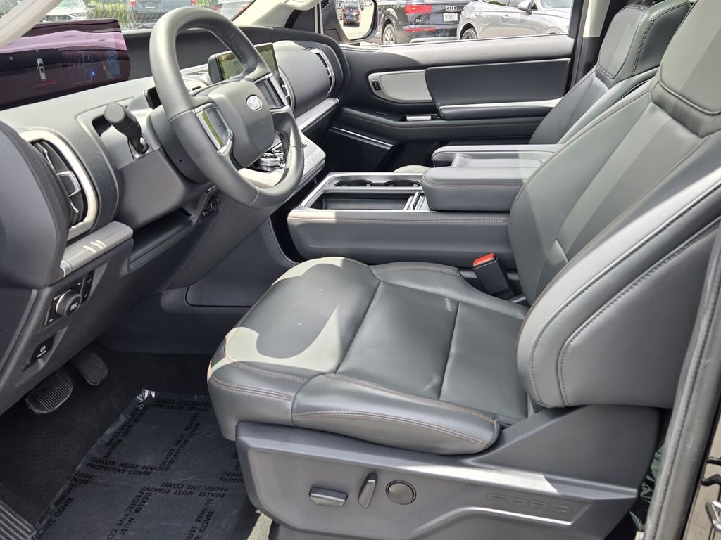 2025 Ford Expedition Active - Photo 10