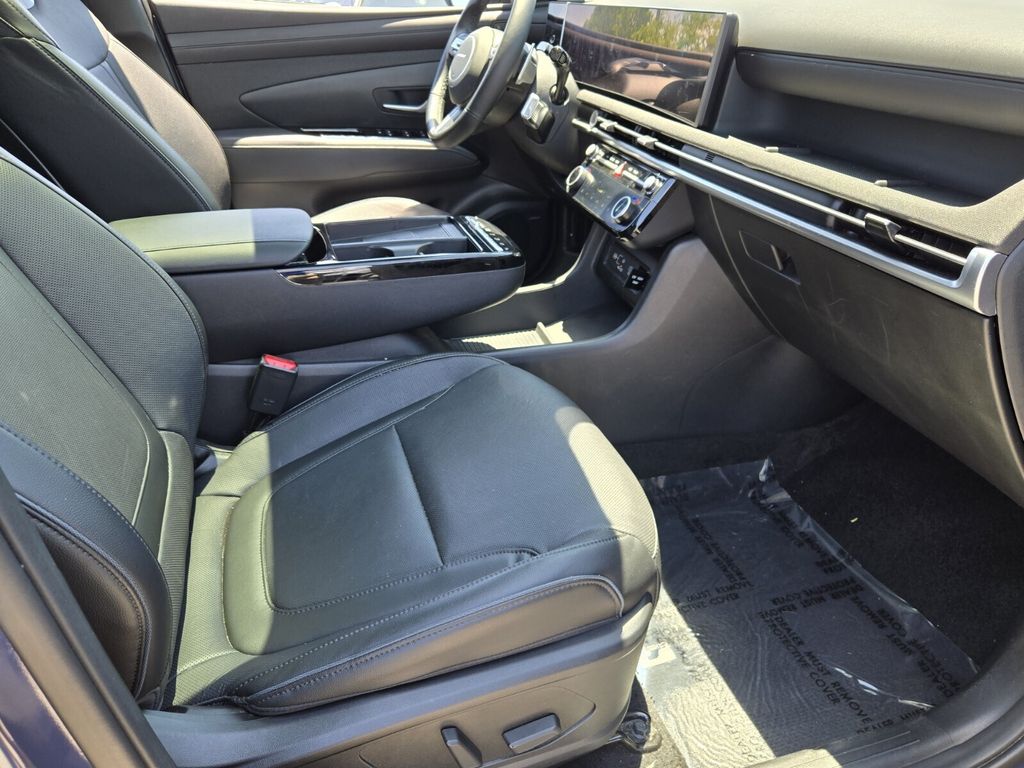 2025 Hyundai Tucson Limited - Photo 16