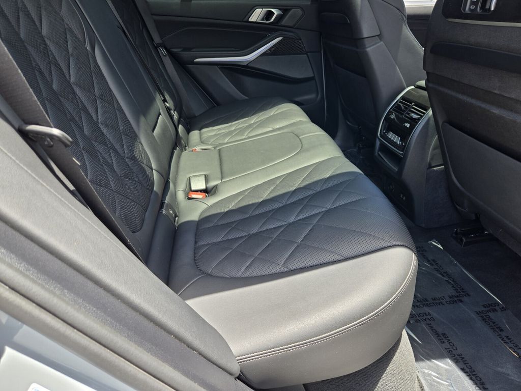 2024 BMW X5 M60i - Photo 15
