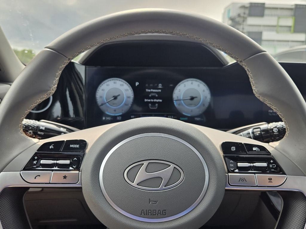 2025 Hyundai Elantra SEL - Photo 22