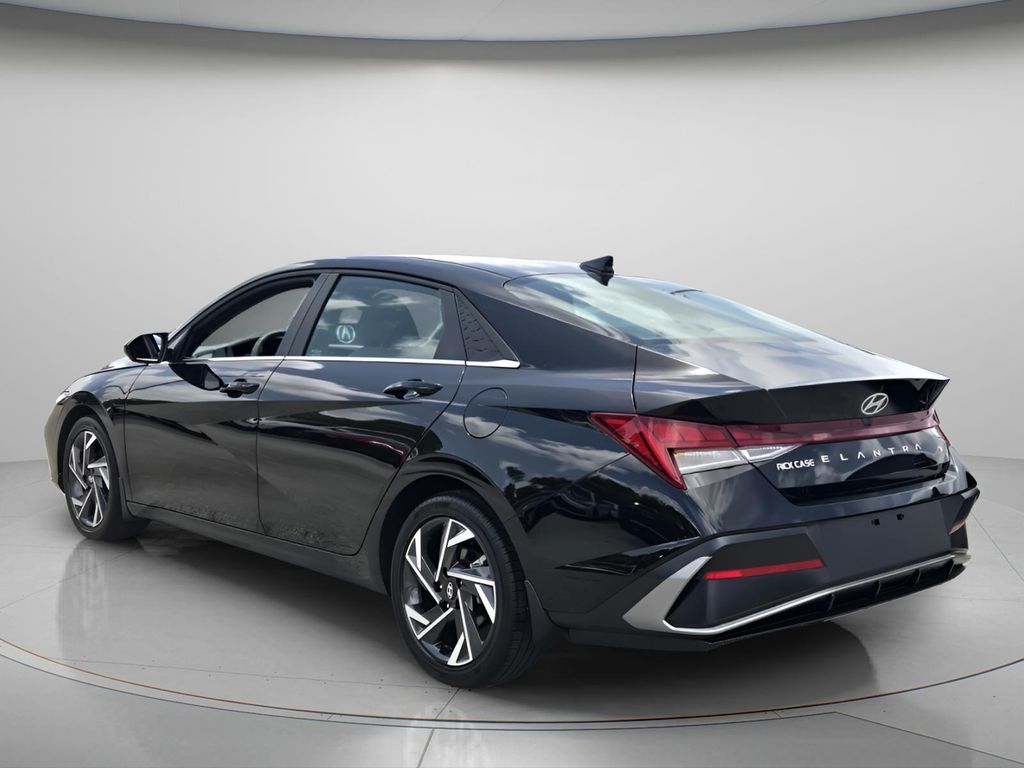 2025 Hyundai Elantra SEL - Photo 7