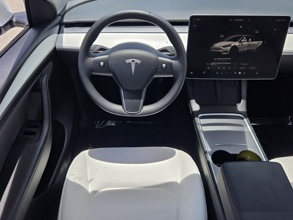 2022 Tesla Model Y Long Range - Photo 13
