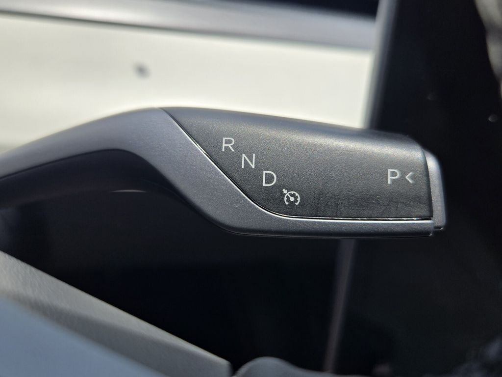 2022 Tesla Model Y Long Range - Photo 17