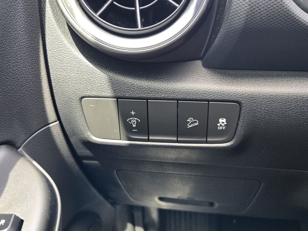 2023 Hyundai Kona SEL - Photo 28