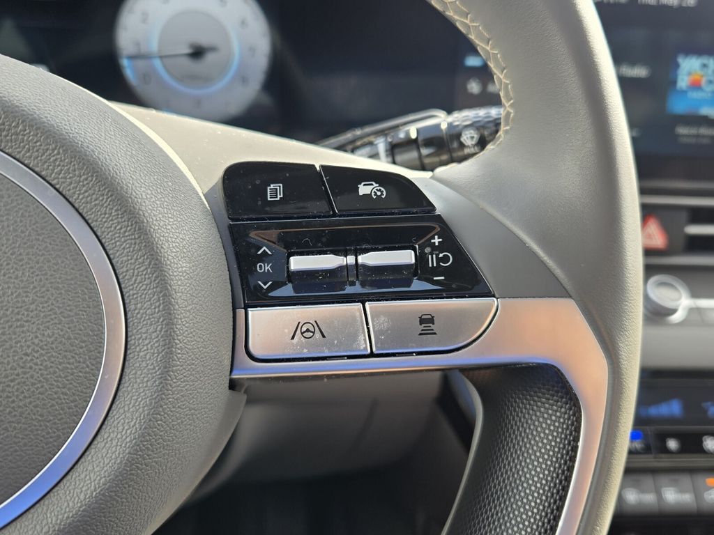 2025 Hyundai Elantra SEL - Photo 25