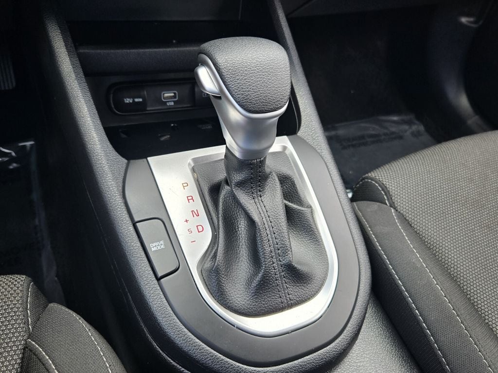 2024 Kia Forte LXS - Photo 17