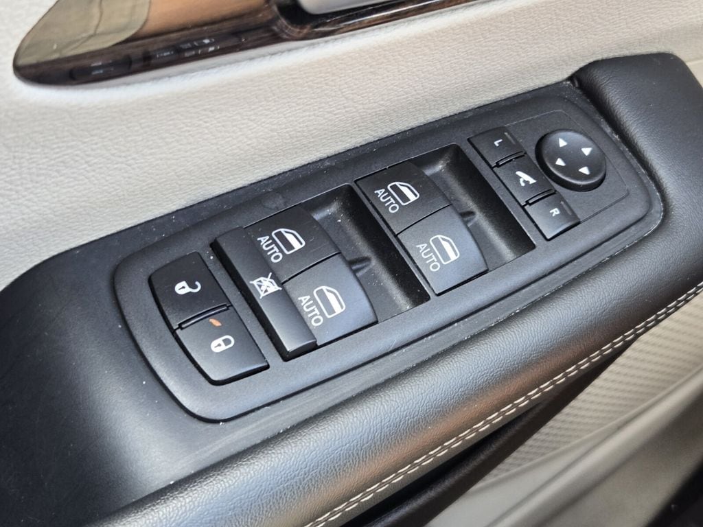 2024 Chrysler Pacifica Limited - Photo 28