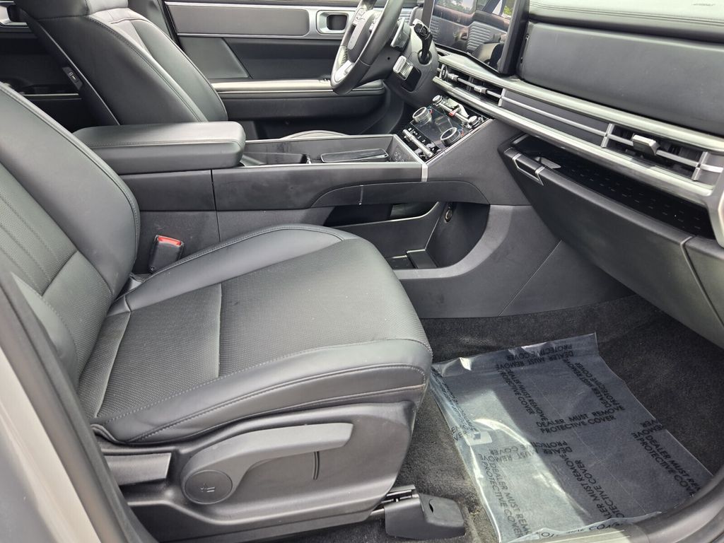 2025 Hyundai Santa Fe SEL - Photo 16