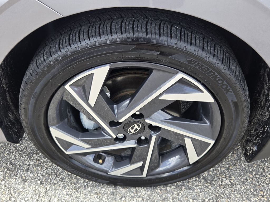 2025 Hyundai Elantra SEL - Photo 10