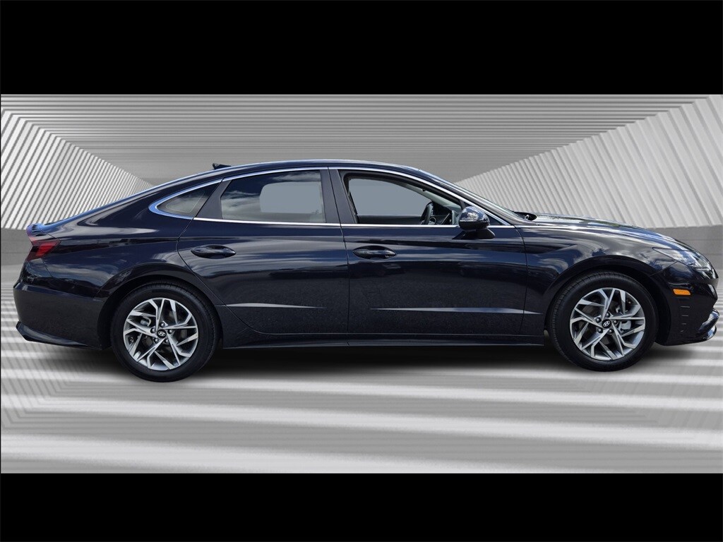 2023 Hyundai Sonata SEL photo 3