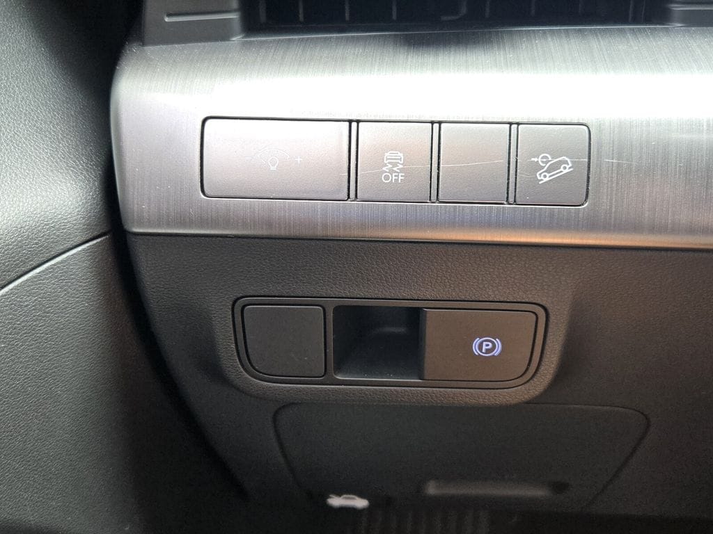 2025 Hyundai Kona SEL Convenience - Photo 28