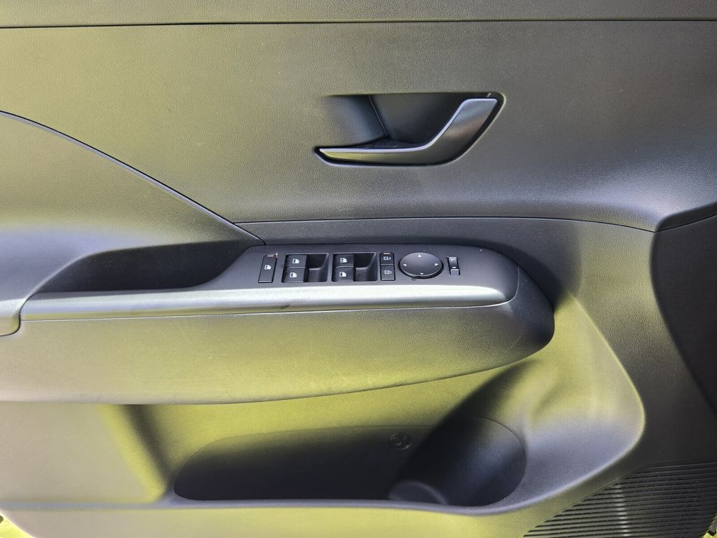 2024 Hyundai Kona EV SEL - Photo 28