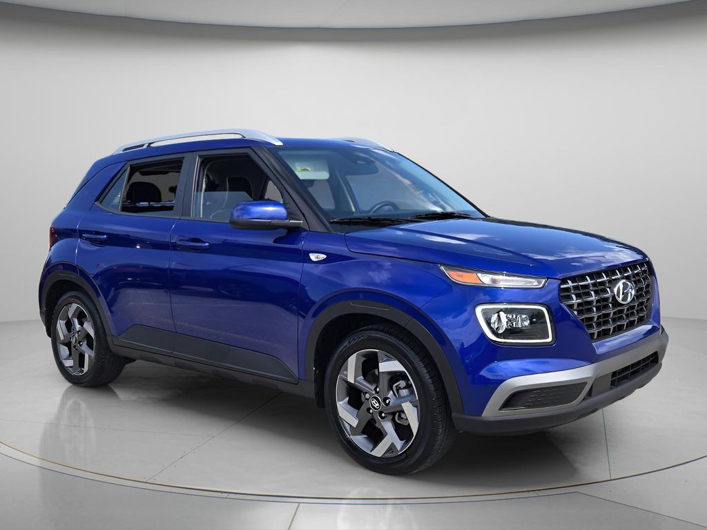 2025 Hyundai Venue Limited - Photo 8