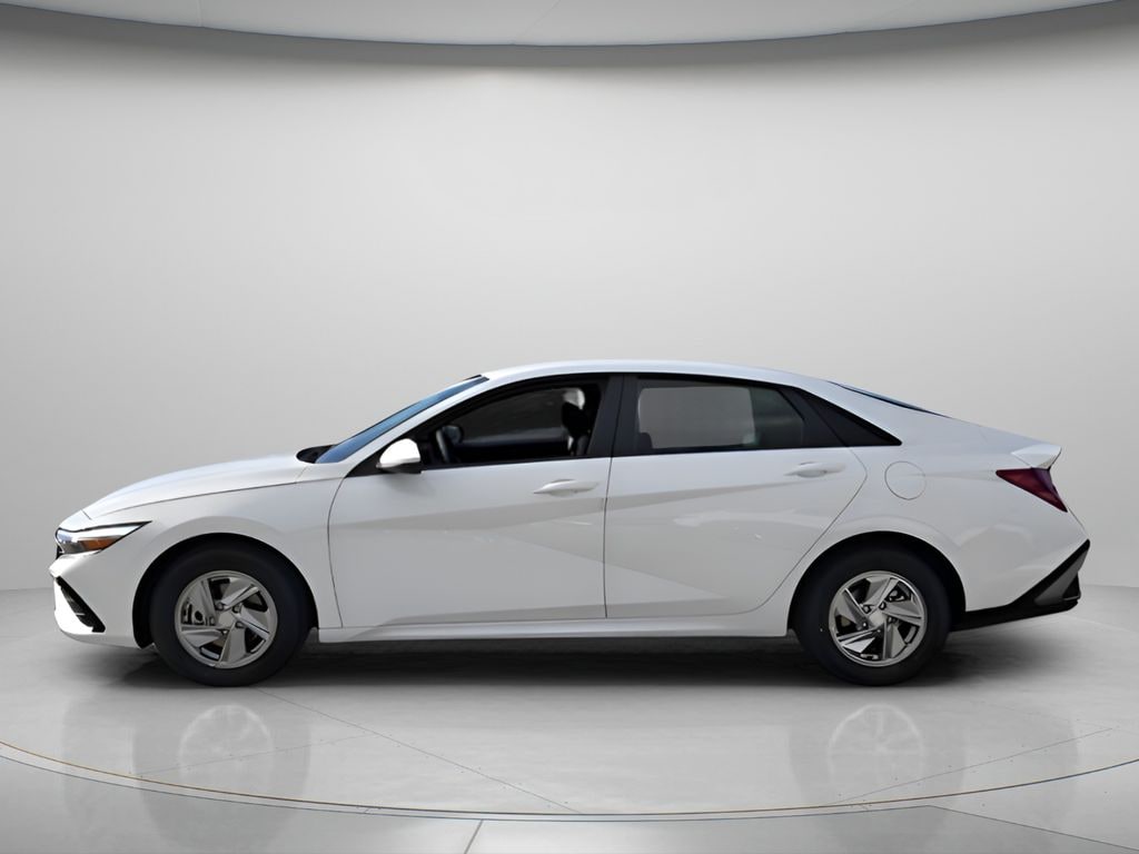 New 2026 Hyundai Elantra SE Sedan