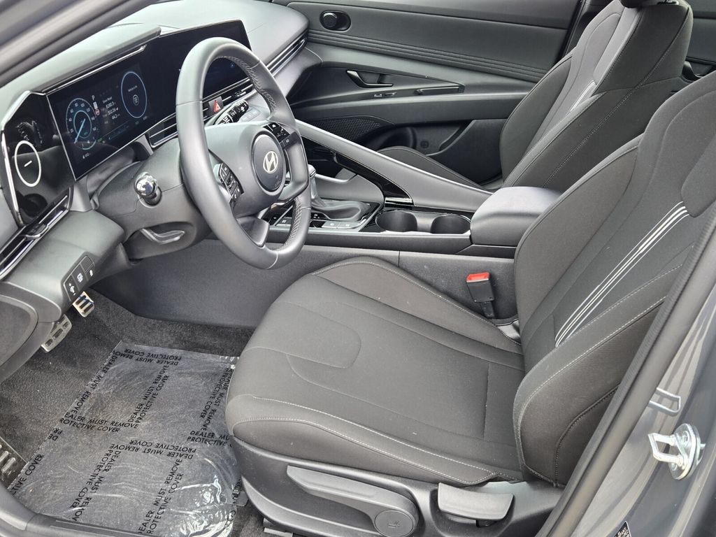 2025 Hyundai Elantra Blue - Photo 10