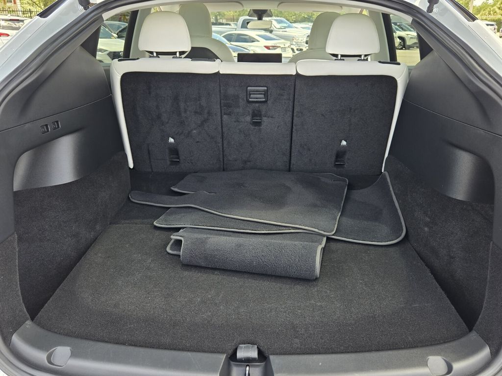2022 Tesla Model Y Long Range - Photo 14