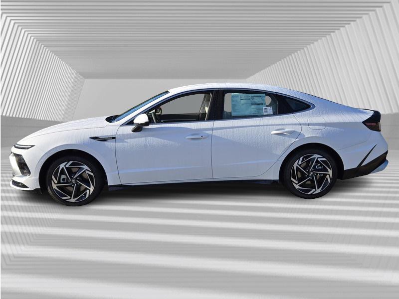 2026 Hyundai Sonata SEL Sport photo 2