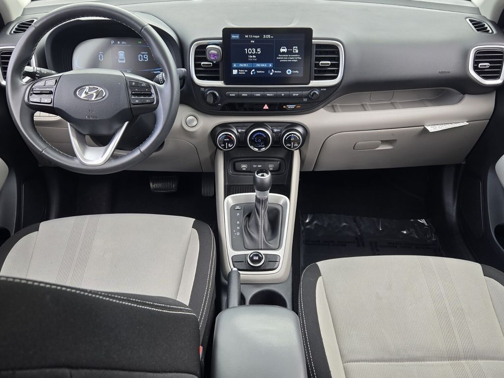 2025 Hyundai Venue SEL - Photo 12