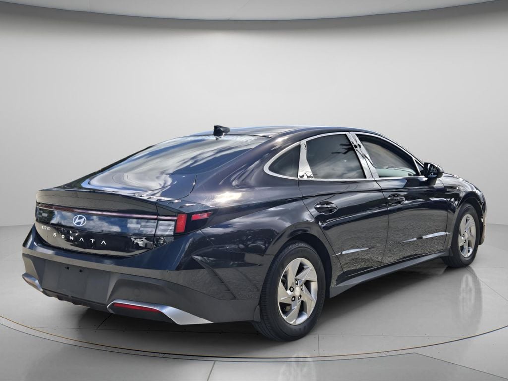 2025 Hyundai Sonata SE - Photo 8