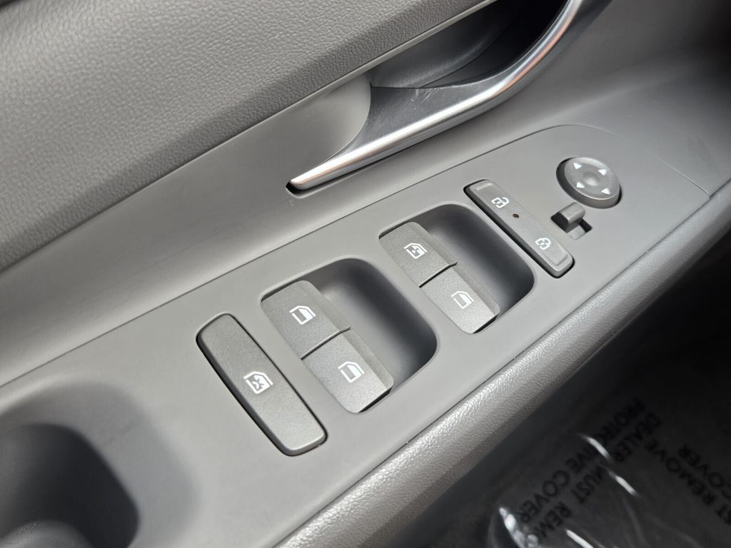 2025 Hyundai Elantra SEL - Photo 27